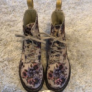 Floral Dr Martens, 8